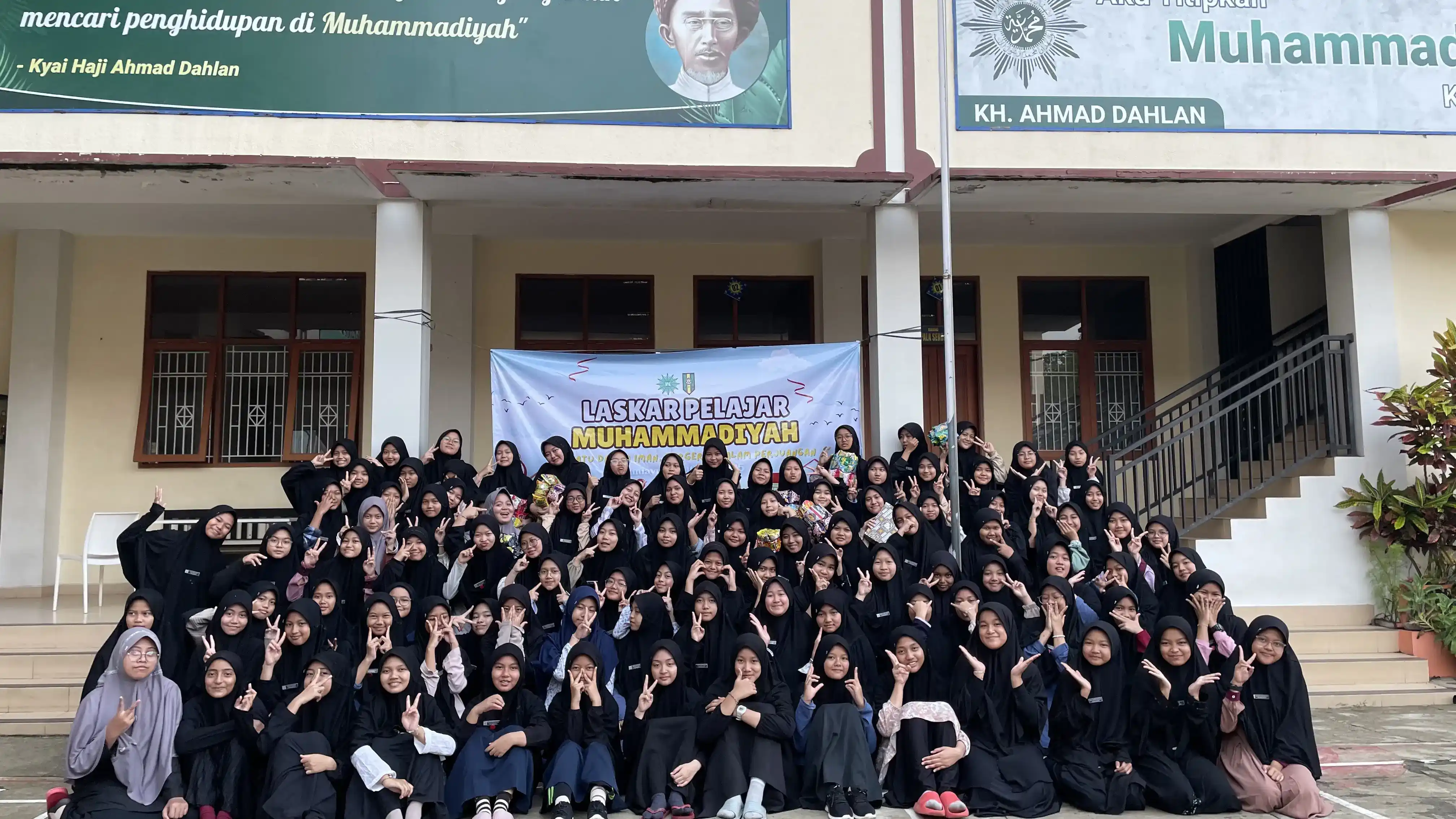 Membentuk Kepemimpinan, Kedisiplinan, dan Kemandirian Santri